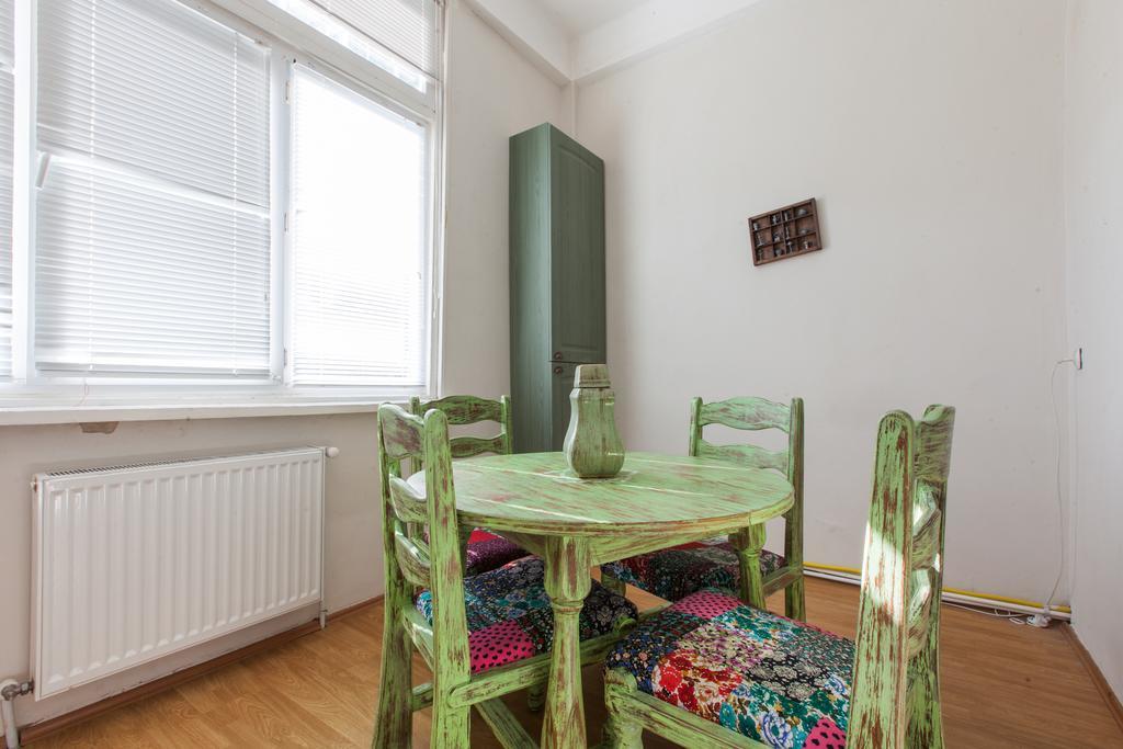 Sweet Home At Rustaveli Avenue Тбилиси Стая снимка